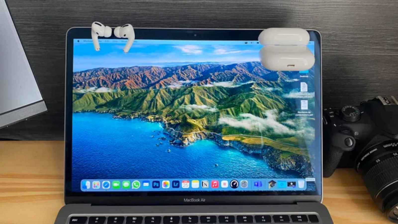 Hình ảnh cho danh mục Sạc AirPods không dây từ màn hình MacBook
