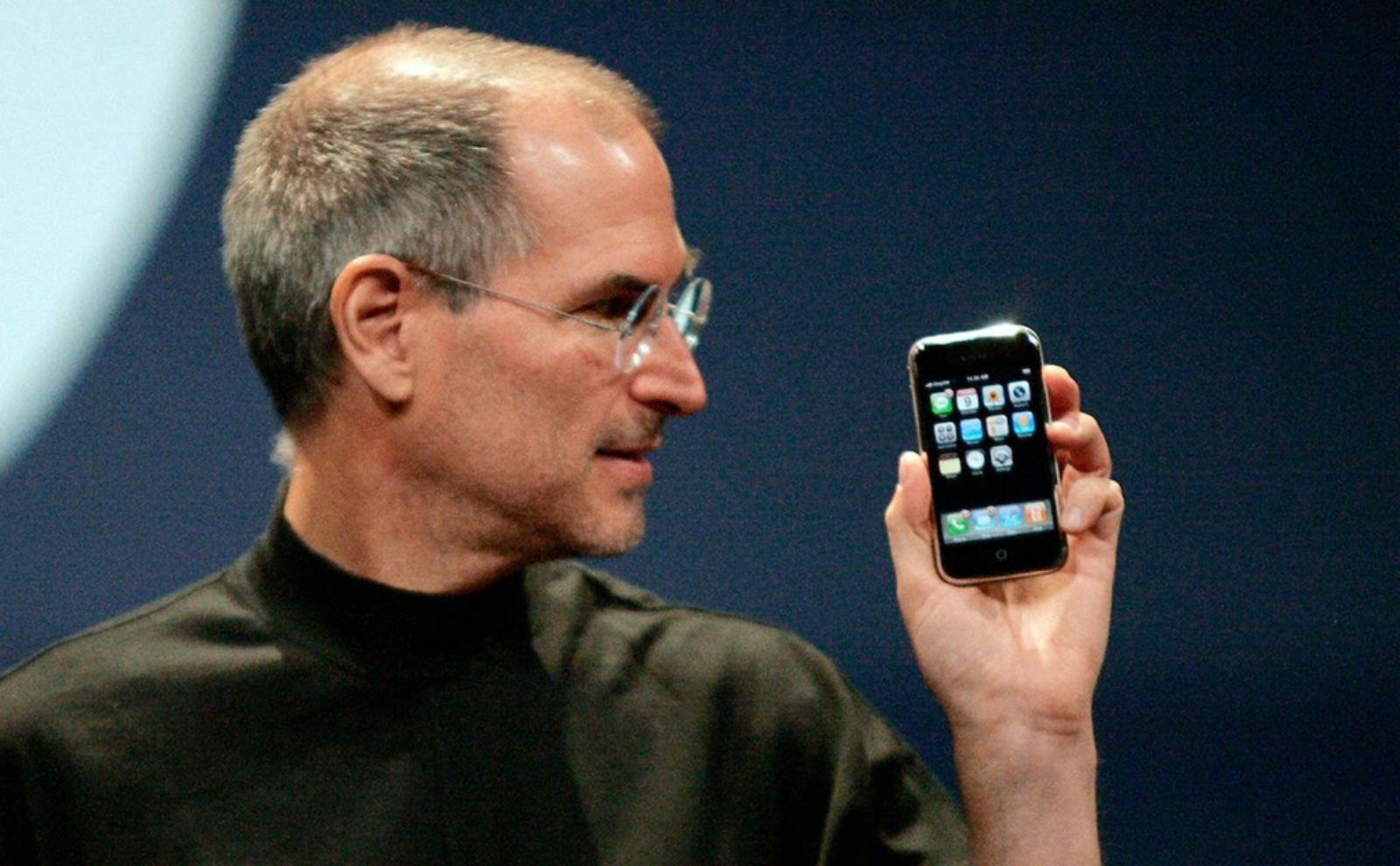Hình ảnh cho danh mục Bỏ quên 15 năm, chiếc iPhone lịch sử tăng giá 105 lần