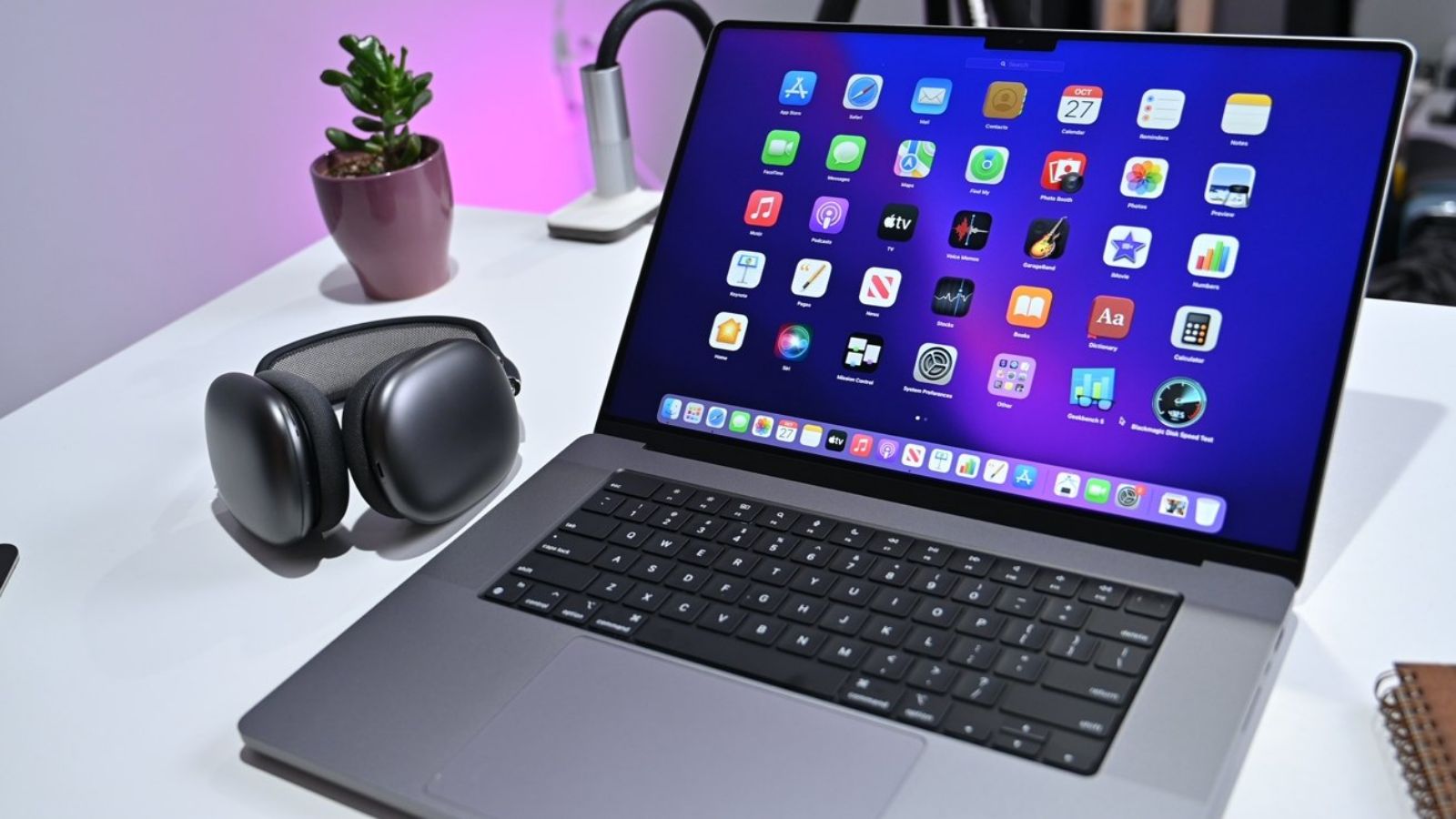 Hình ảnh cho danh mục 7 sự khác biệt lớn nhất giữa iPad Pro với MacBook Air cùng chạy chip M1