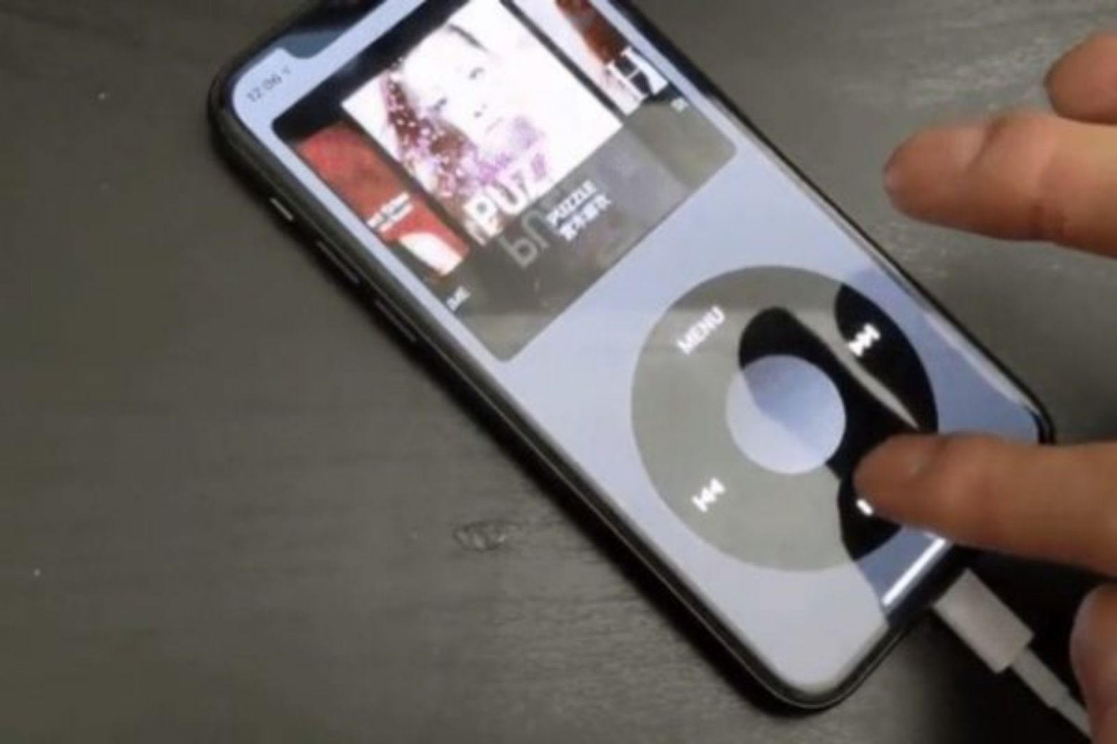 Hình ảnh cho danh mục Phần mềm biến iPhone thành máy nghe nhạc iPod trong "một nốt nhạc"