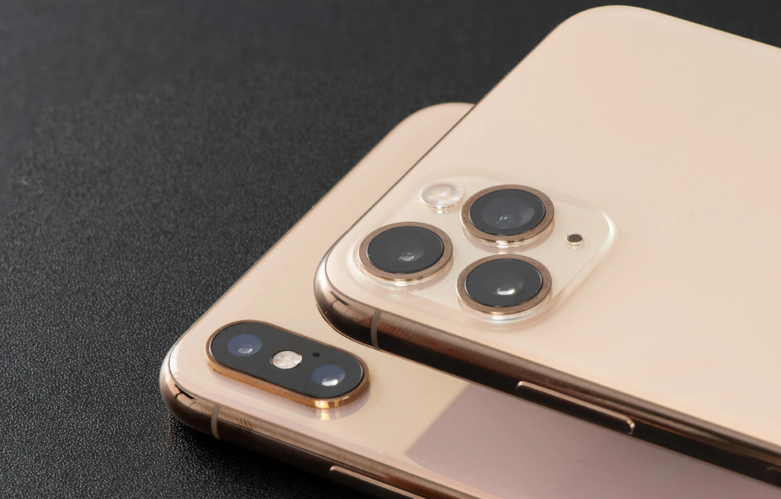 Hình ảnh cho danh mục Tài xế Grab mua iPhone Xs Max hay iPhone 11 Pro: Chuyện thường tình!