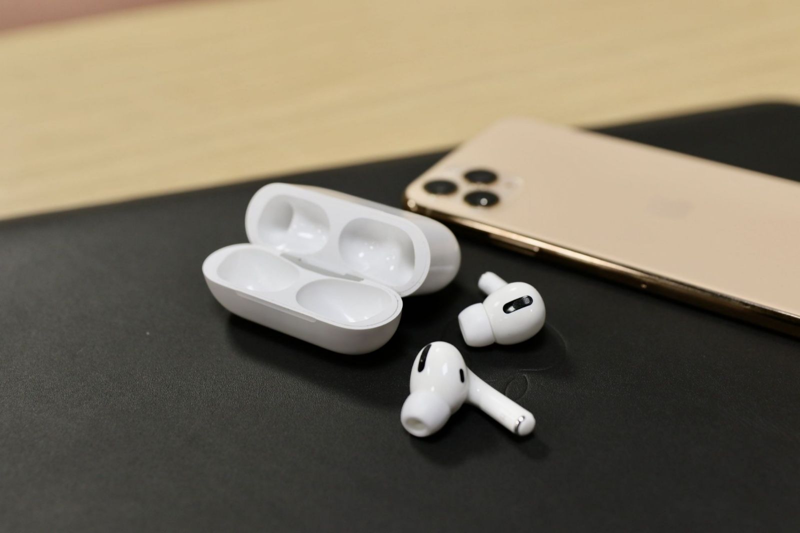 Hình ảnh cho danh mục AirPods để lâu không sử dụng có sao không? 5 lưu ý 