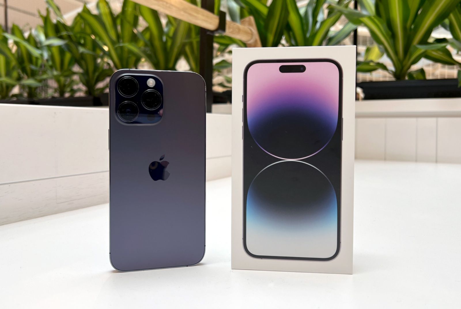 Hình ảnh cho danh mục iPhone xách tay ở các quốc gia khác nhau có những điểm gì hạn chế?