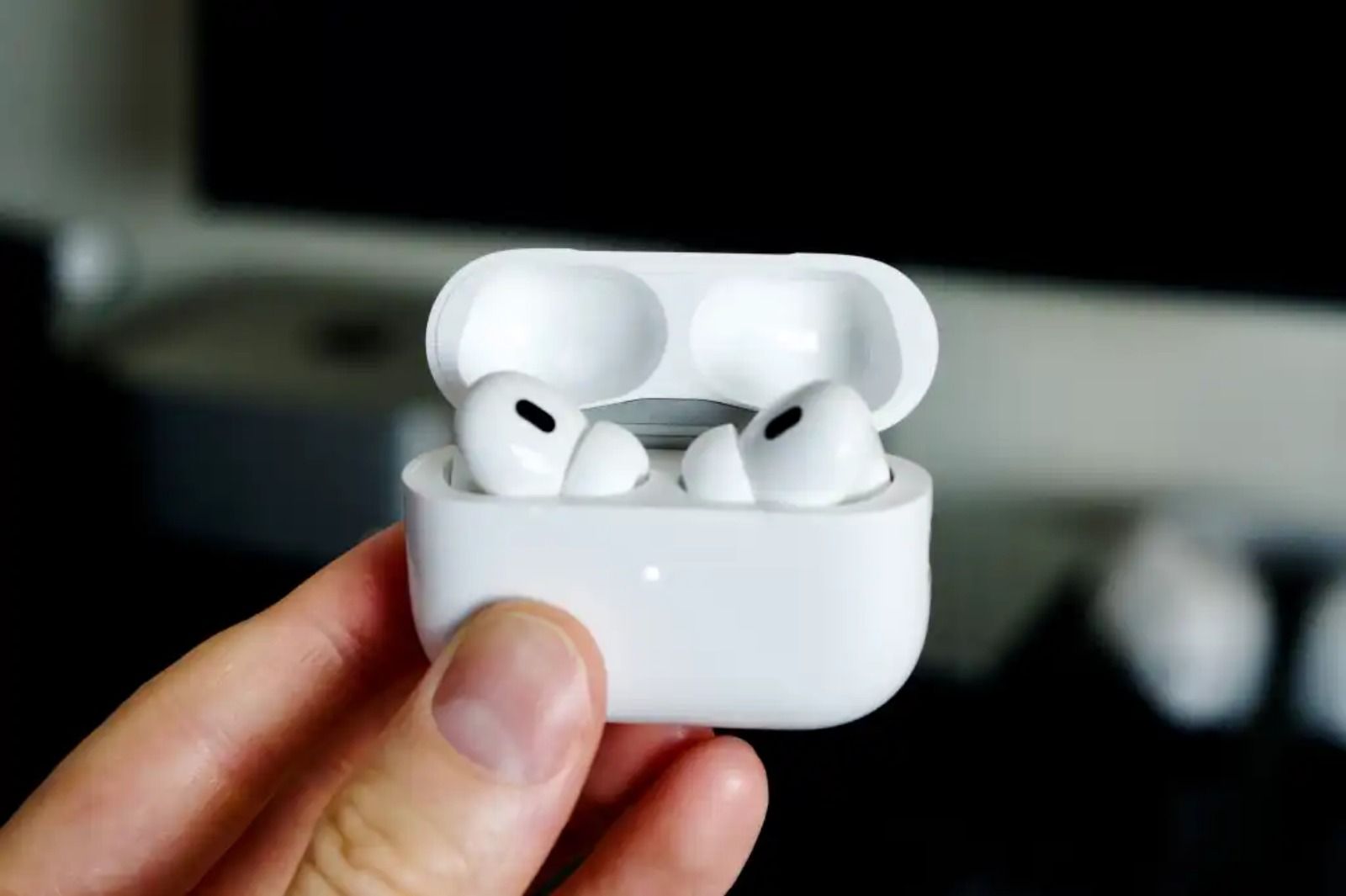 Hình ảnh cho danh mục Mẹo khắc phục lỗi khiến tai nghe AirPods không reset được