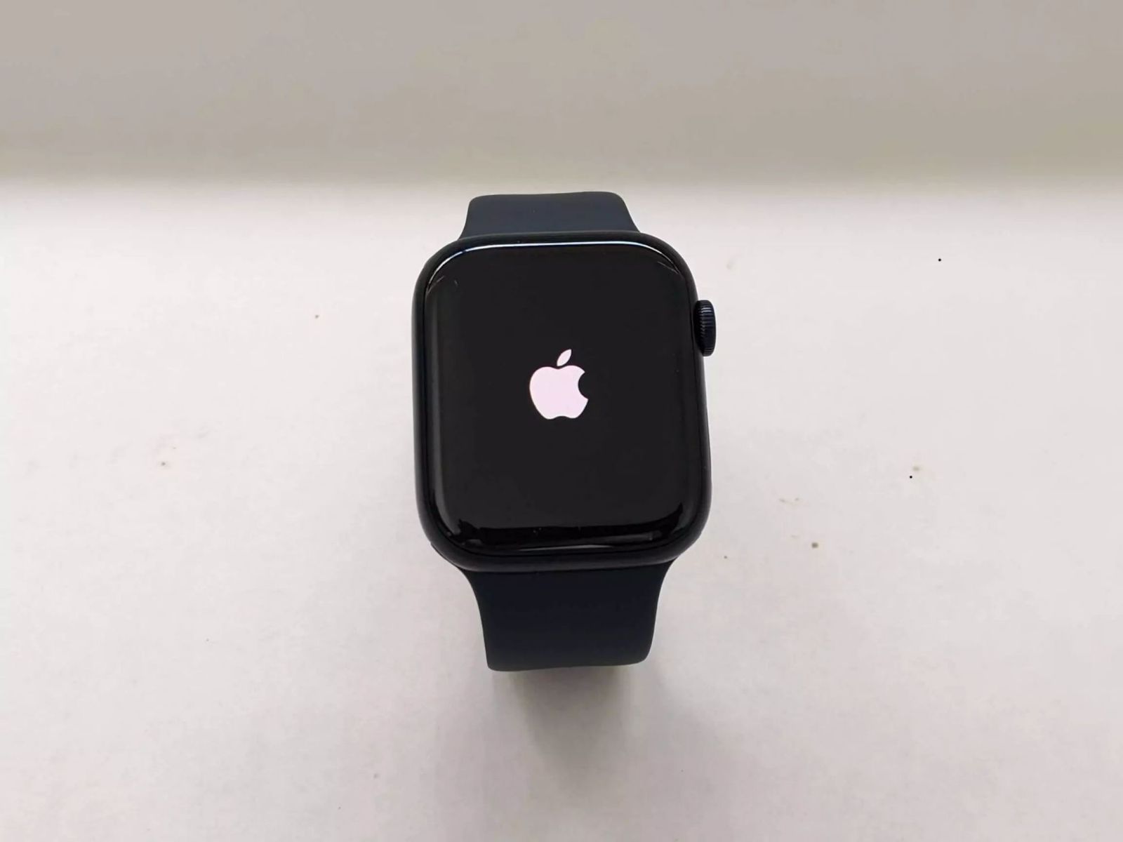 Picture for category 7 ways to fix Apple Watch Series 8 stuck on the Apple logo
