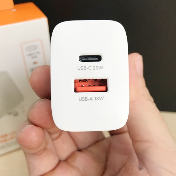 Ảnh của Sạc 2 cổng HyperJuice 20W Charger Small Size (HJ205)