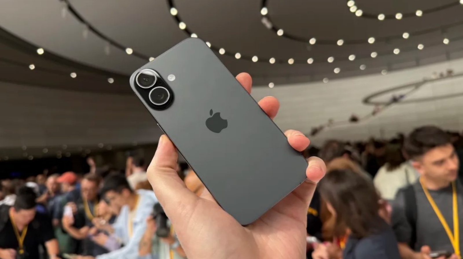 Hình ảnh cho danh mục Nên đặt trước iPhone 17 vào thời gian nào để có giá tốt?