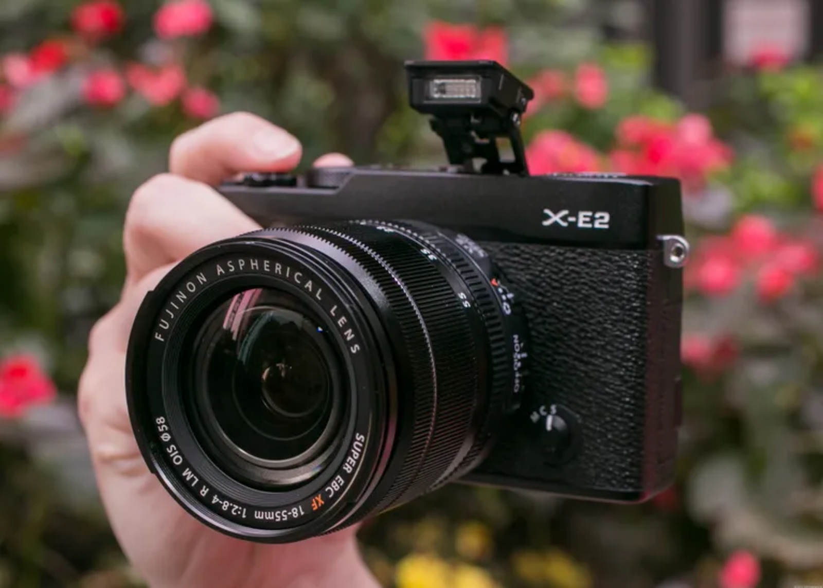 Hình ảnh cho danh mục Máy ảnh Fujifilm X-E2 – Máy ảnh mirrorless retro dành cho người yêu ảnh màu film