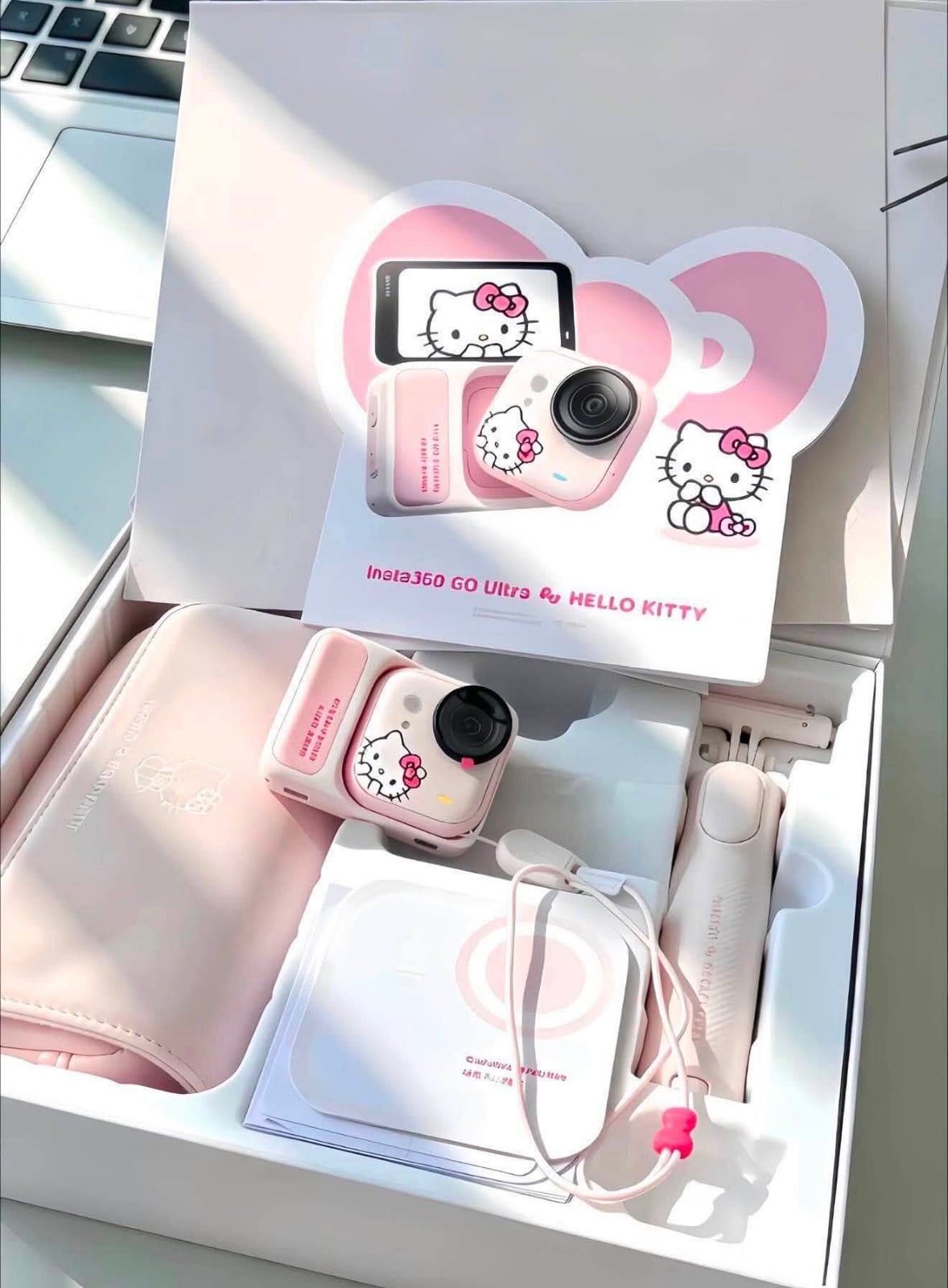 Hình ảnh cho danh mục Insta360 GO Ultra Hello Kitty Limited Edition: Camera siêu nhỏ phiên bản giới hạn dành cho hội mê màu hồng