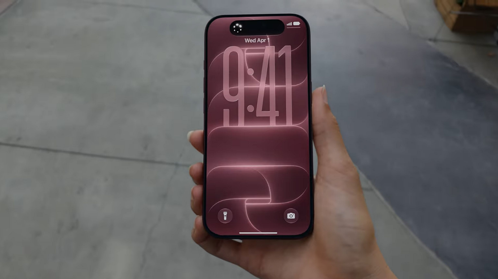 Hình ảnh cho danh mục Màn hình iPhone 18 Pro Max: 6,9 inch, 120Hz và 3000 nit