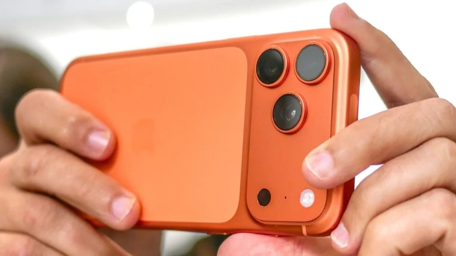 Hình ảnh cho danh mục iPhone 17 Pro Max: livestream, sáng tạo nội dung và quay video 4K