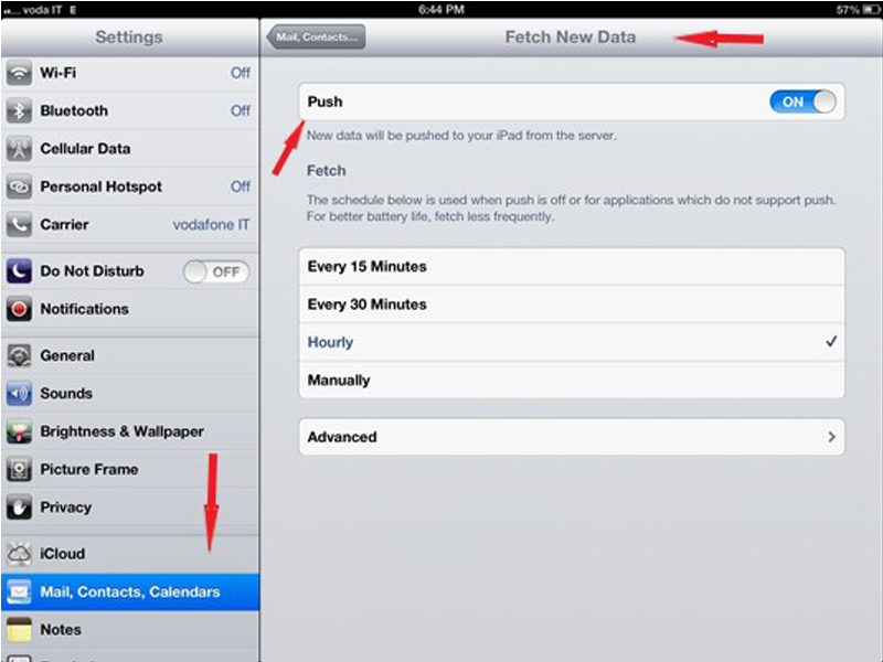 Settings > Mail Contacts, Calendars > Fetch New Data và chắc chắn rằng mục Push đã được mở.