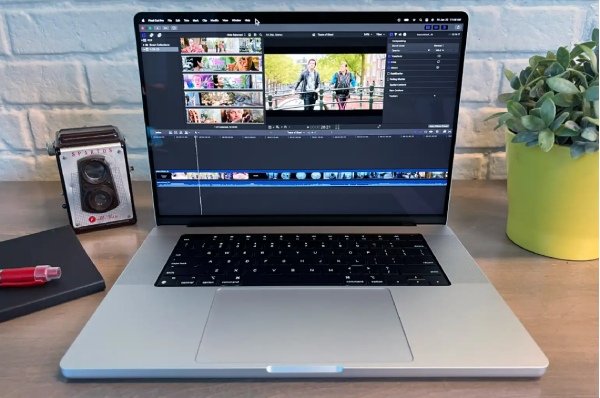 Review âm thanh và bàn phím của Macbook Pro M2 Pro 16 inch