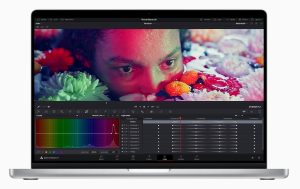 So sánh màn hình của Macbook Pro M1 Max và Macbook Pro M2 Pro