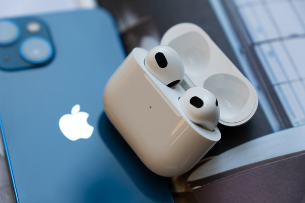 tránh để AirPods 3 tiếp xúc nhiều với nước