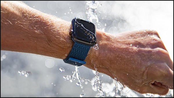 Apple Watch Series 8 bị ngấm nước