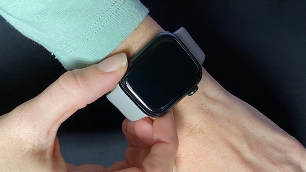  Apple Watch Series 8 không thể bật nguồn