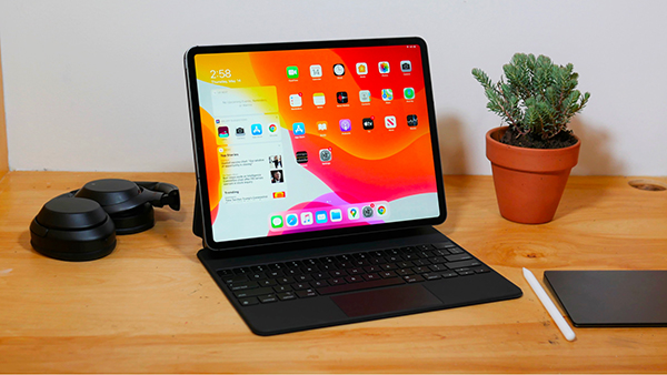 Nên dùng bàn phím có Trackpad cho iPad hay không?