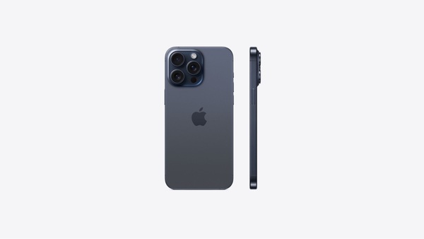 iPhone 15 Pro Max màu Titan Xanh kết hợp với khung viền được làm từ hợp kim Titanium mang đến diện mạo bền bỉ và chắc chắn