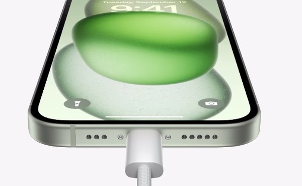 Cổng USB - C thay thế cổng Lightning độc quyền 11 năm của Apple