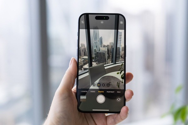 iPhone 15 Pro Max cho chất lượng hình ảnh rõ nét nhưng nhẹ hơn so với phiên bản tiền nhiệm