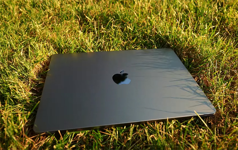 MacBook Air M2 màu xám
